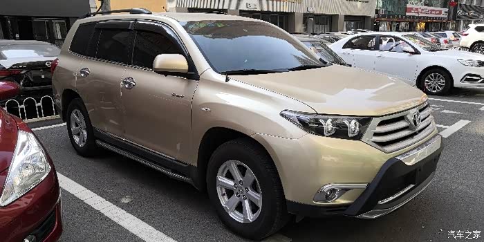 土豪金色汉兰达