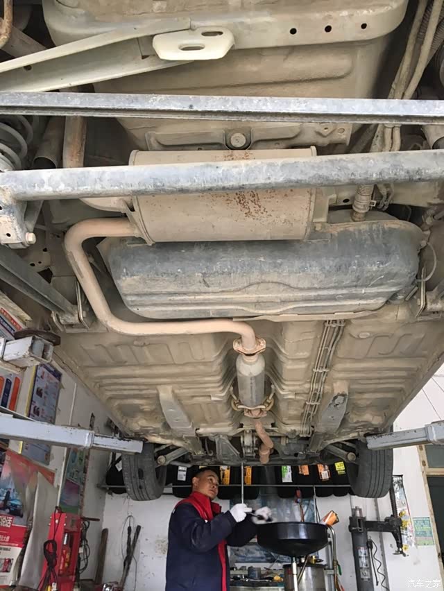 29 22:18:11 |来自 汽车之家iphone版 六万公里保养 2015年买的乐驰