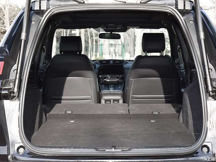 皓影后排放倒有多大空间