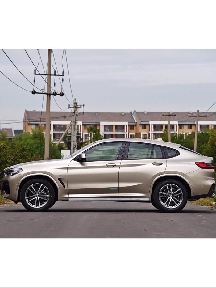 求神秘灰的实车照片