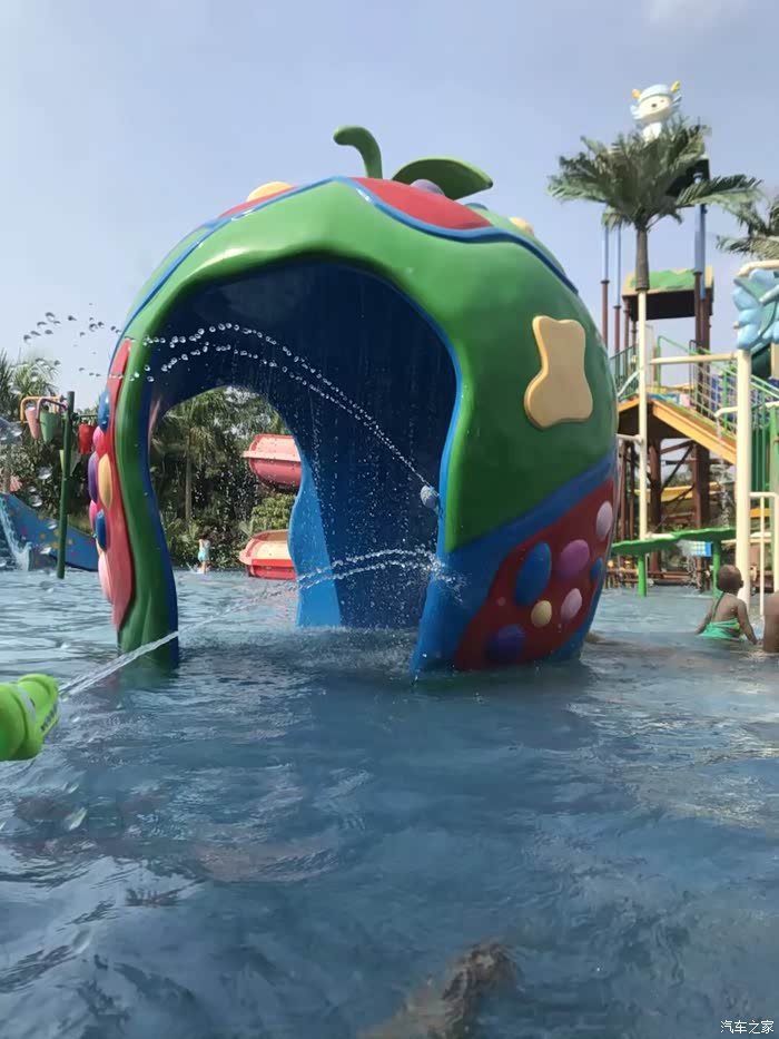 避暑清远聚龙湾水上乐园