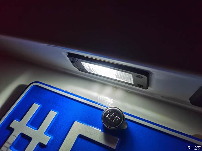 跟换led牌照灯报故障码