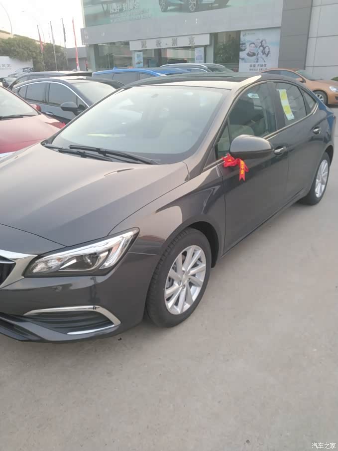 19款威朗15s自领先烟晶灰已经到店,拍了几张照片.