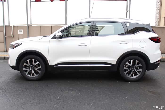 瑞虎七是我的第一首选,买车只买自己喜欢的车.