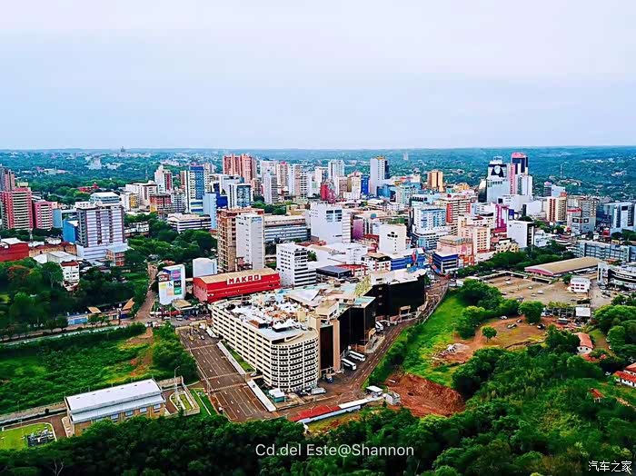 驶进与中国没有建交的巴拉圭 展开中国国旗