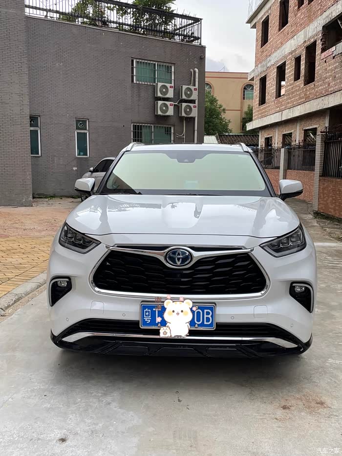 22款丰田汉兰达至尊版车