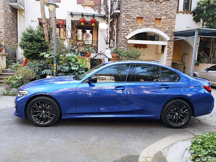 蓉城喜提325i标轴曜夜