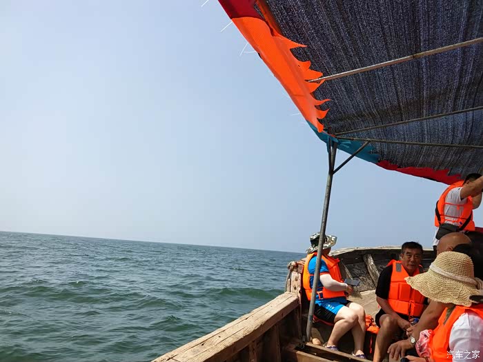 吉林市长安车友会吉林车友集体自驾乘船出海捞海货