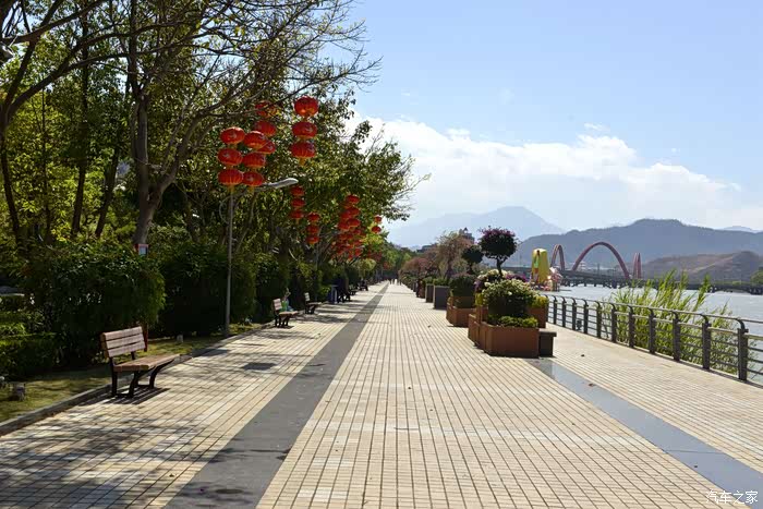 米易康养体验之旅休闲米易城区滨河公园