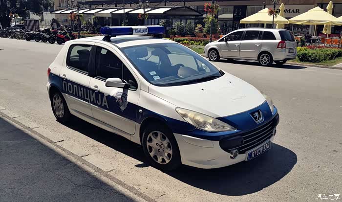 好满走世界行走在世界各地的标致车2塞尔维亚波黑