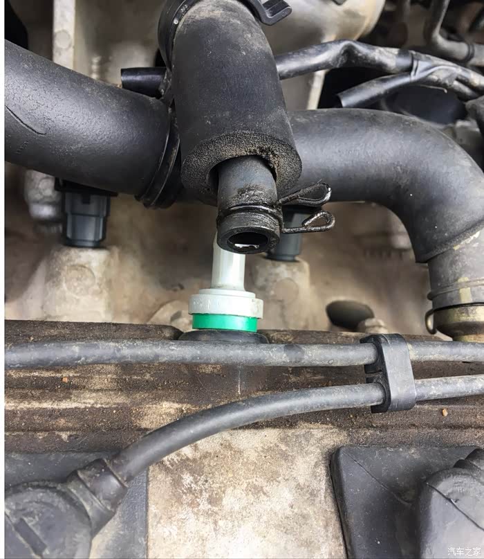 你说的单向阀,是不是废气阀?图上这个是吗?容易换吗?