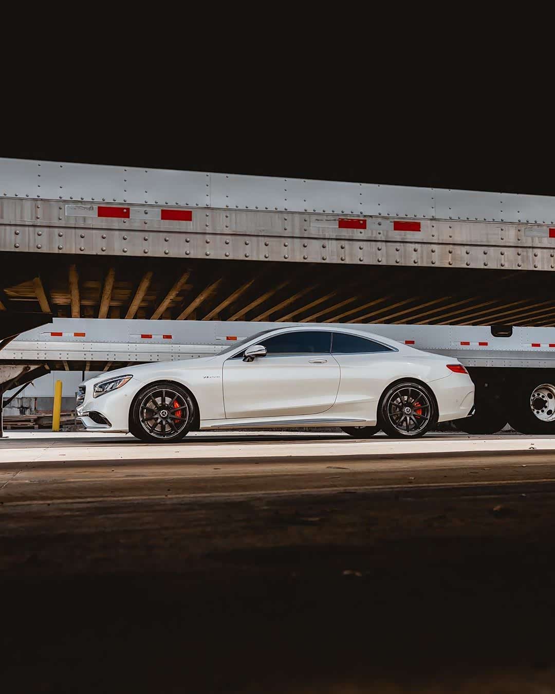 梅赛德斯amgs63双门跑车设计钻石白色