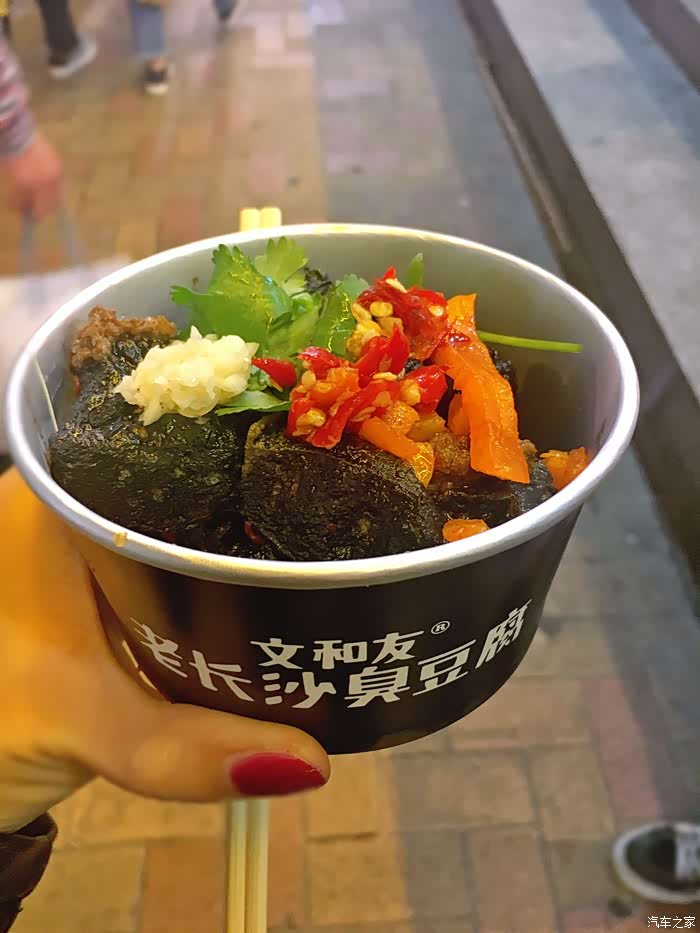 深圳长安车友会492创数东门老街享受美食的乐趣