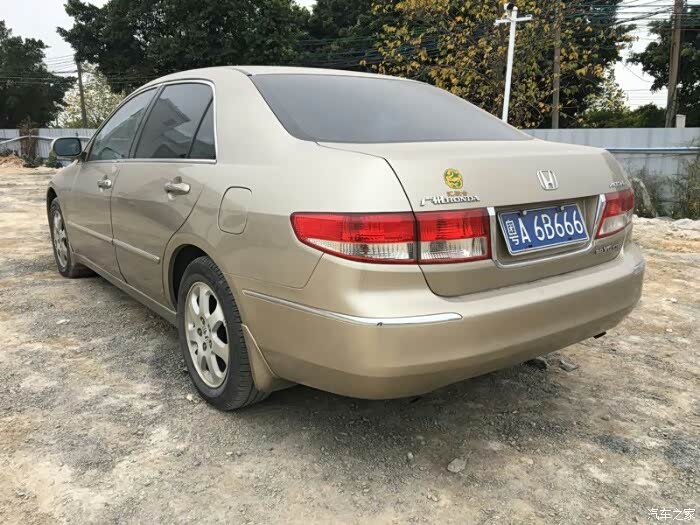 粤a00001广州第一号03款6代雅阁30v6