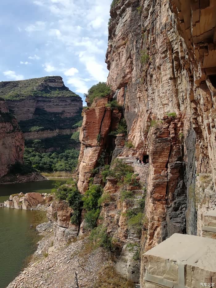 我总感觉这石头是活的,是否想讲话呢