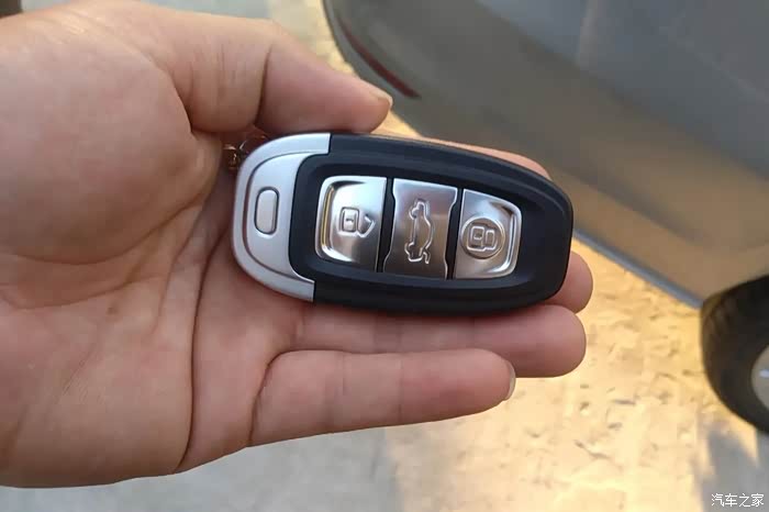 拥有红旗h7,便承担了这份爱的责任.