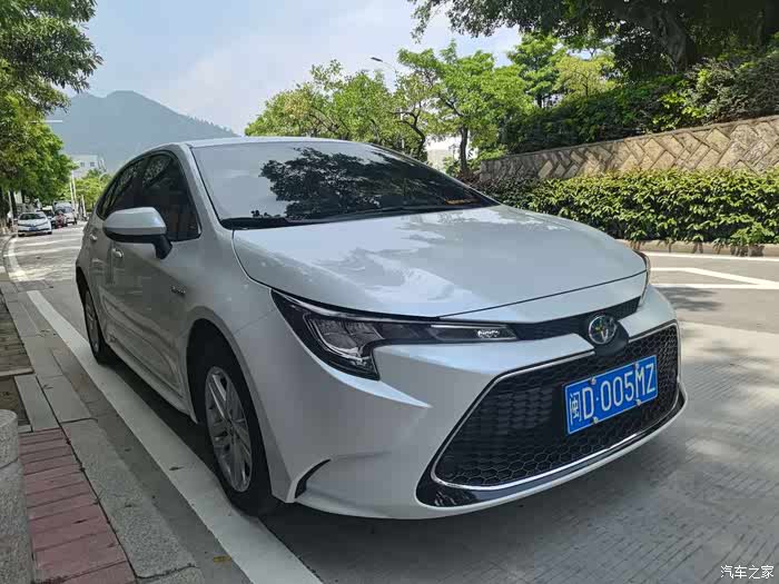 21款雷凌双擎豪华版提车作业