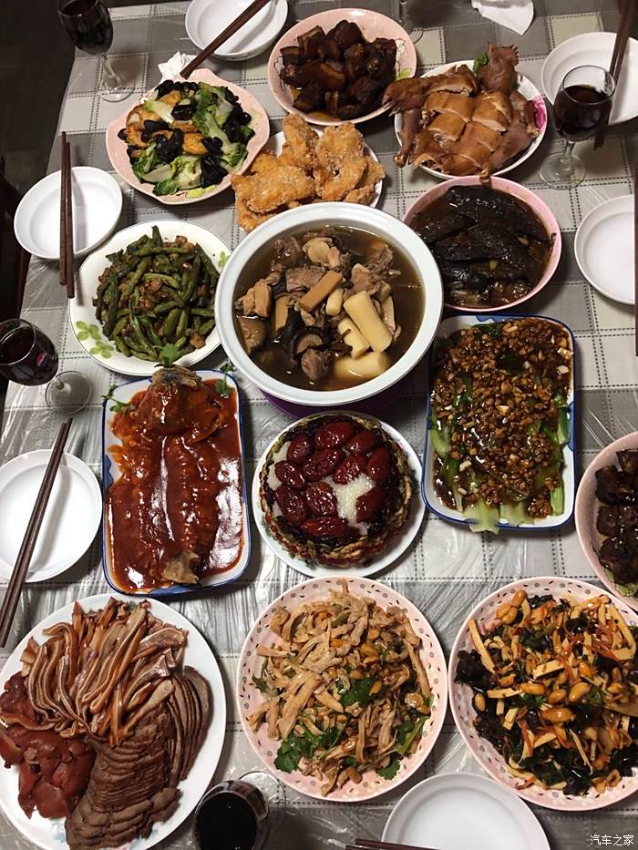 【圖】吃一頓豐盛的年夜飯,祝福各位