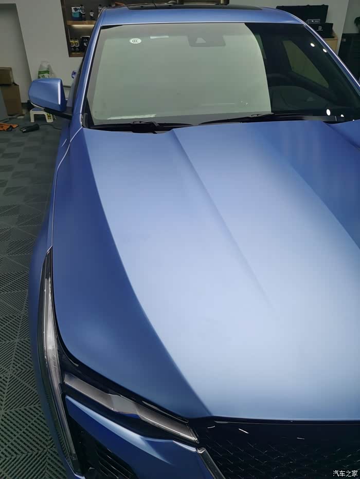 提车并改色电光青雾蓝