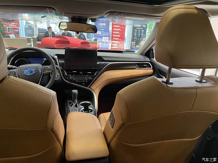 谁能发个21款凯美瑞棕色内饰实拍图