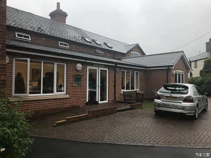 这个后门,车友们集资建设的