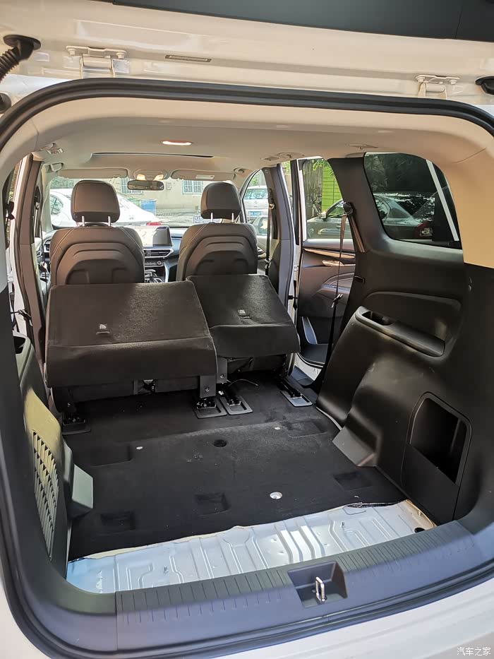 大通g50五座车的真实空间