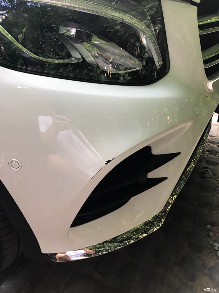 提车第一天就刮了 悲剧