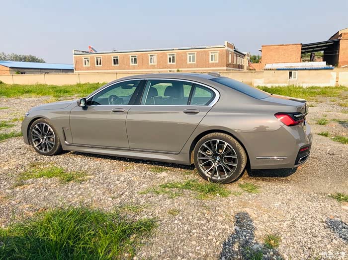 贝尔尼纳灰实车如何