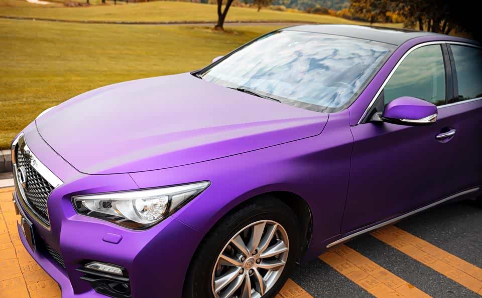 英菲尼迪q50,亚光电镀紫,这颜色很有范儿!