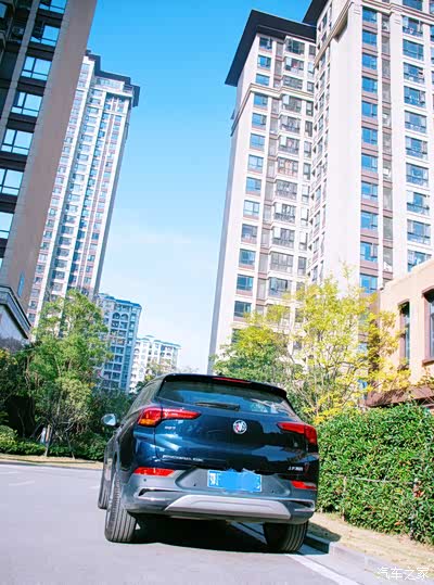 有房,有车,有您,生活如此温暖绚丽