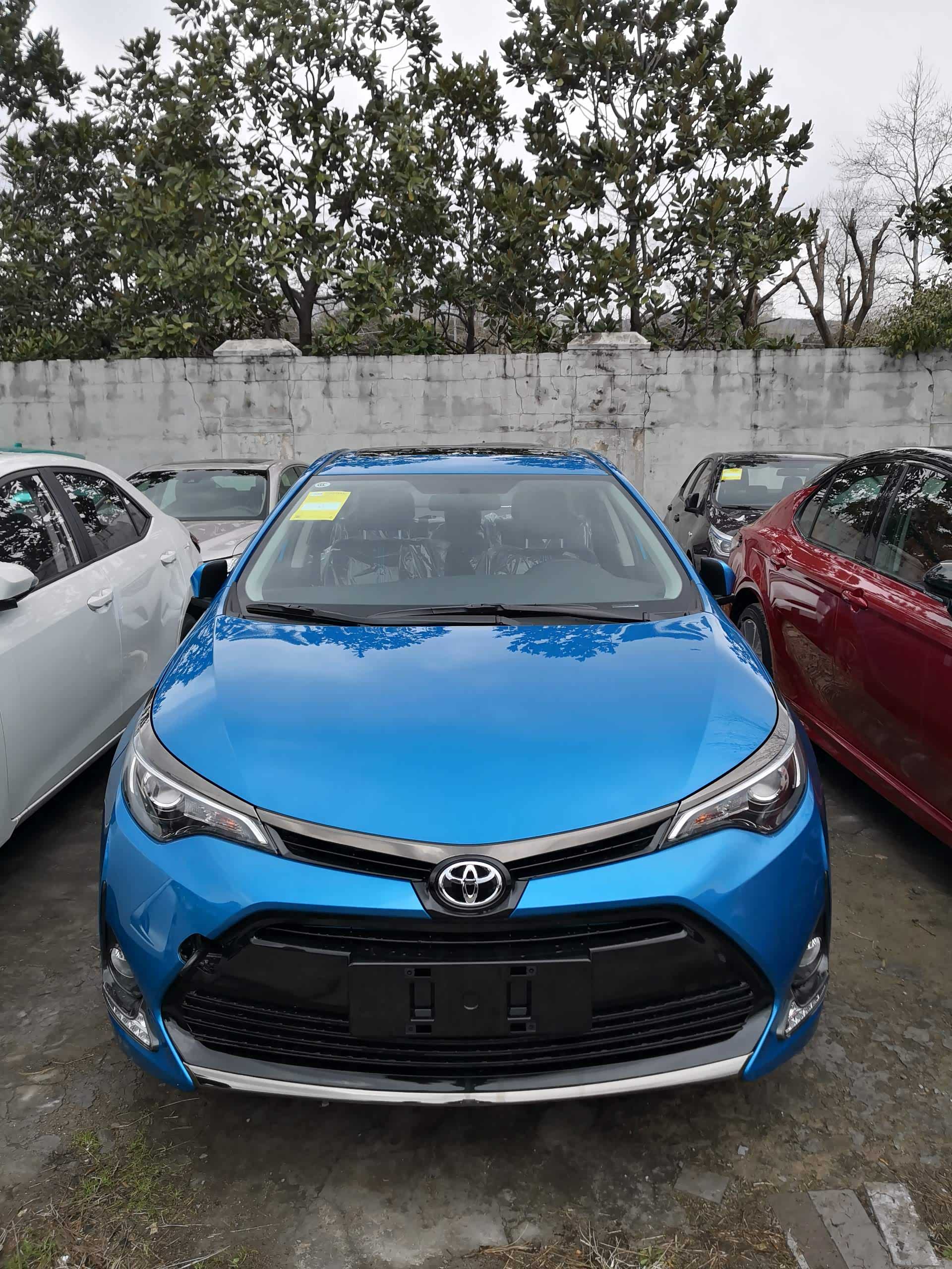 雷凌有买蓝色的朋友吗发些实拍图片看下谢谢