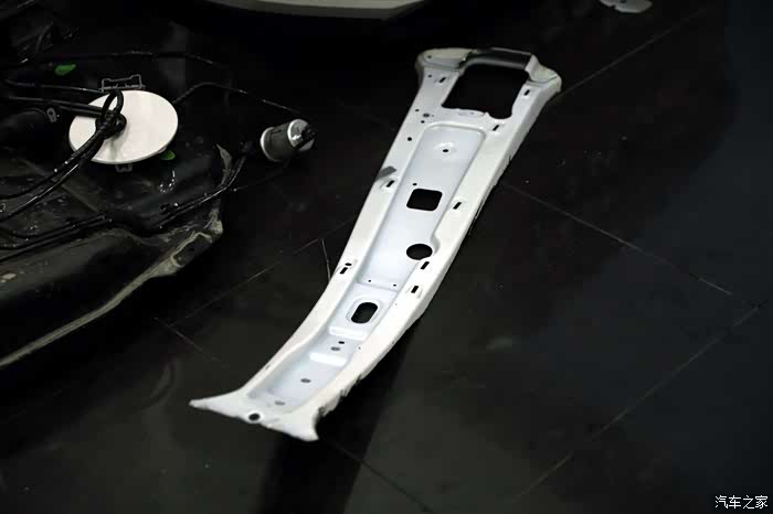 涛涛说车为车壳减肥100公斤宝骏530赛车焊接防滚架含视频