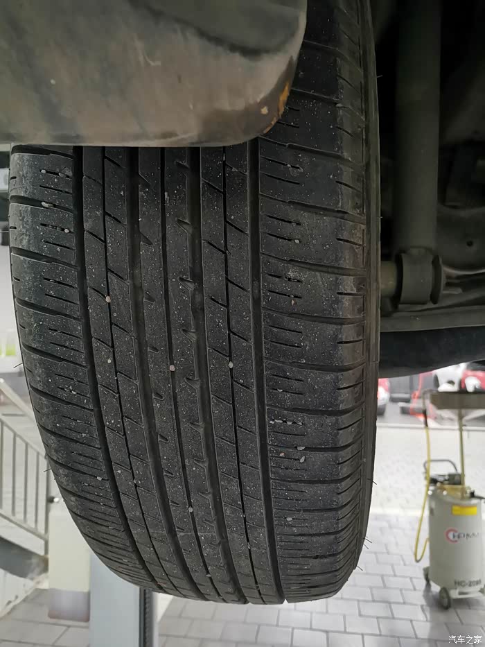 【图】发现俩后轮吃胎_本田cr-v论坛_汽车之家论坛