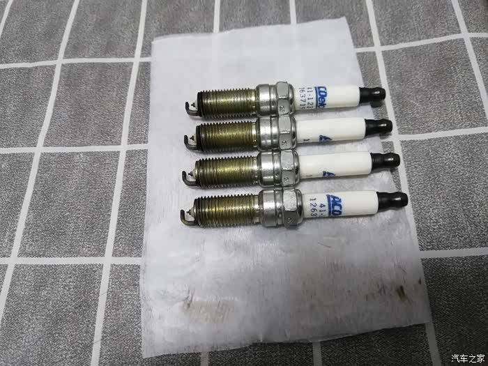 5t火花塞更换保养清洗,间隙调整,不更换延长使用_荣威rx5/rx5新能源