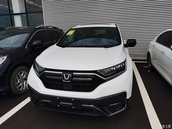 逛了半年的论坛帖子最终提了最新本田crv黑爵士版本白色