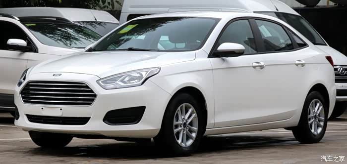 2019改款新福睿斯外观