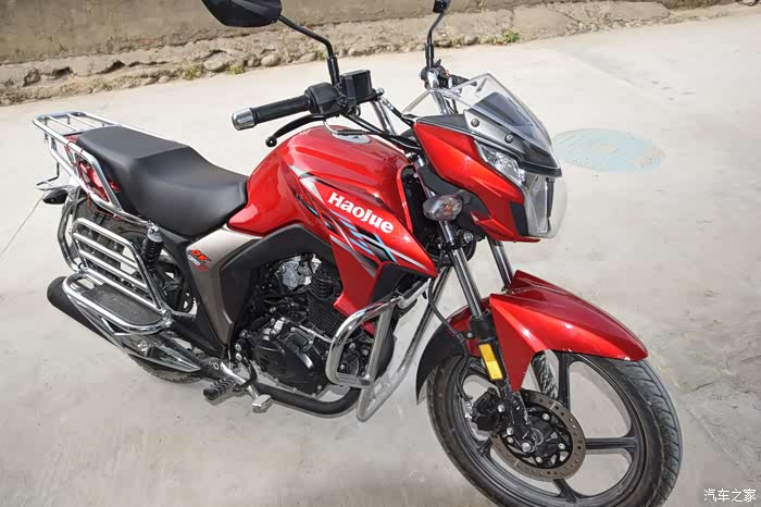 今天试驾了一下豪爵dk150摩托车,爬山涉水我看行!