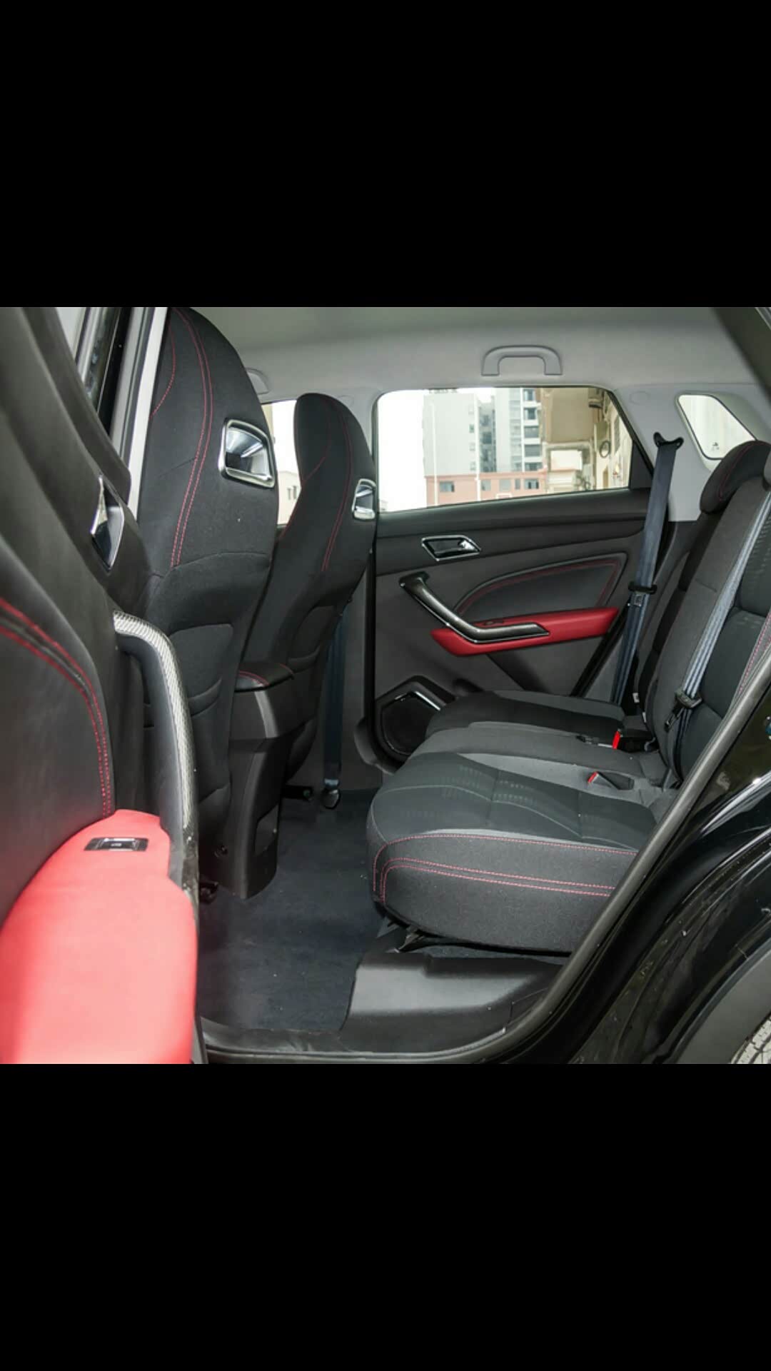 内饰很好,空间很大.