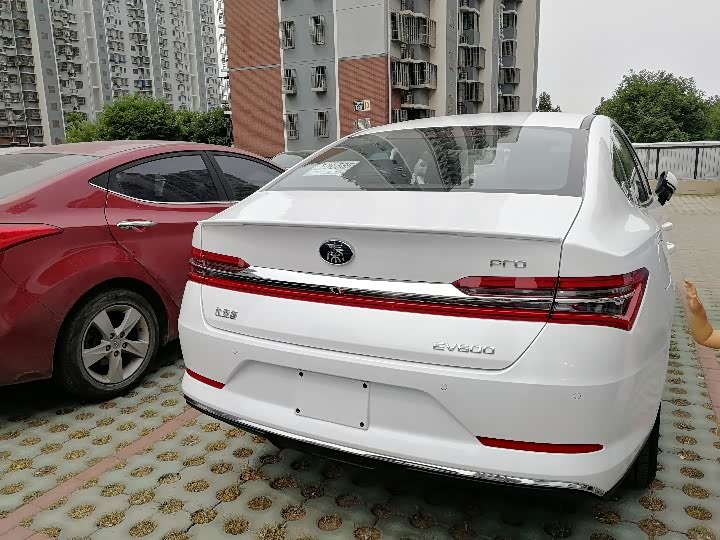 秦pro ev600尾翼,大家觉得怎么样?