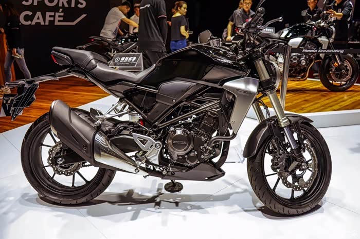 大贸版cb300r还没上市国产版先看看吧还是有那么点意思的