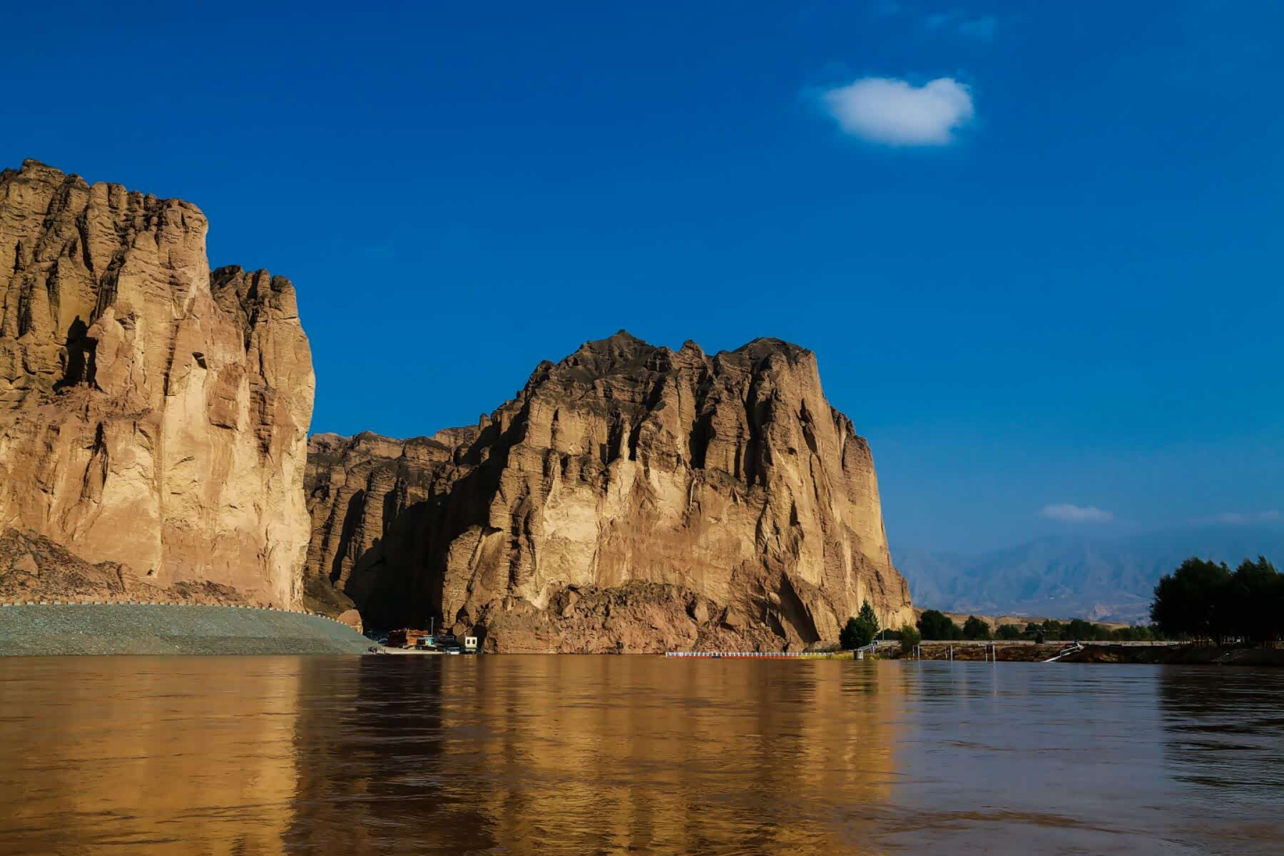 甘肃兰州景泰黄河石林