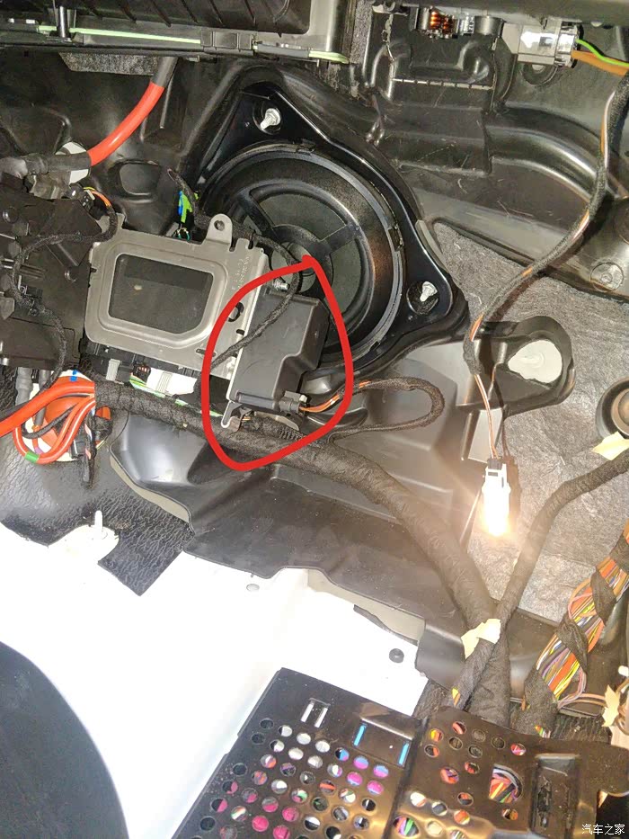 奔驰c辅助蓄电池故障及维修