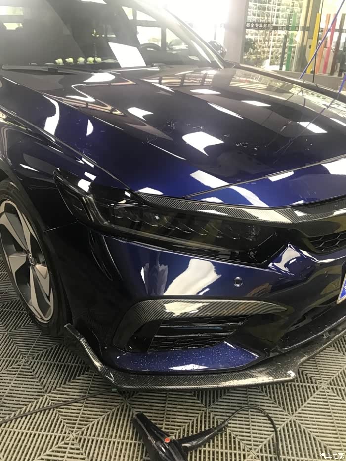 前后大灯贴tpu熏黑膜好帅啊
