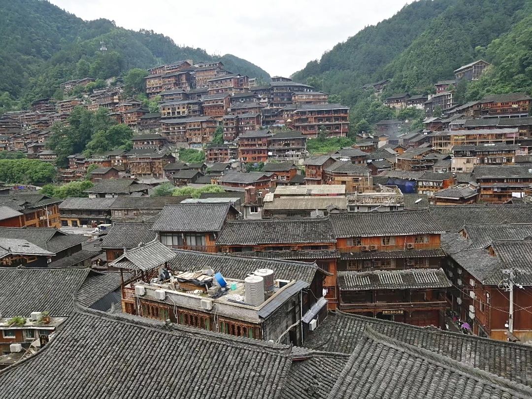 著名景點:苗族文化博物館,苗寨建築群,豔遇風雨橋,西江夜景等