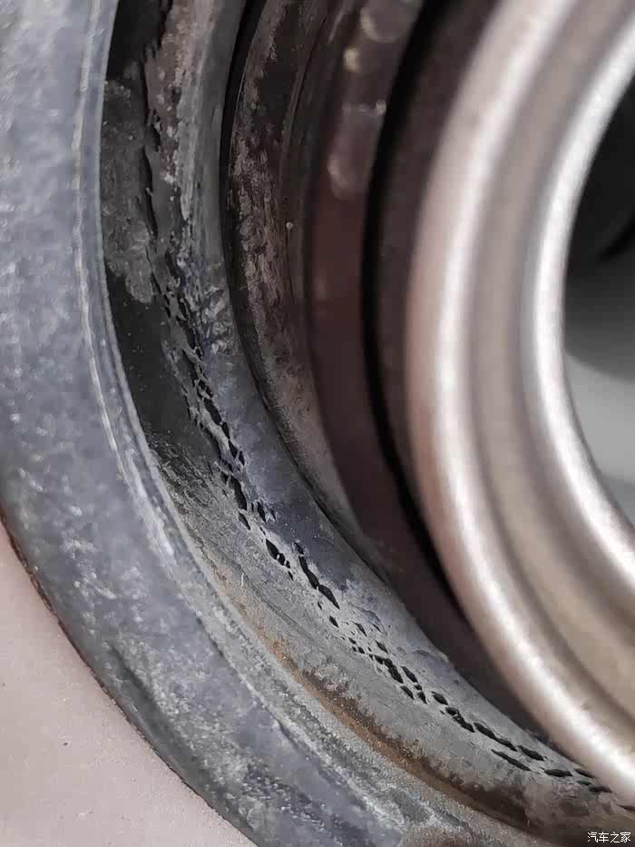 各位奕泽车主:你们的车会有油箱密封圈橡胶开裂的问题吗?