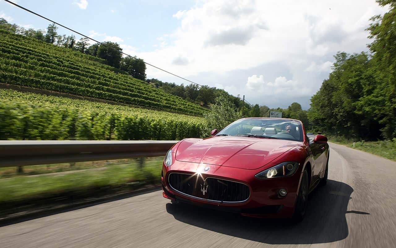 我的梦想就是一台豪车和一个别墅.