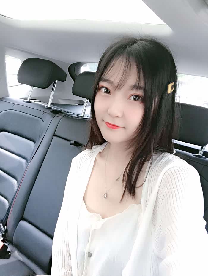 真人版洛天依 后面有福利