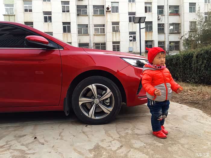 萌酷小车模悦悦小美女亲情助阵