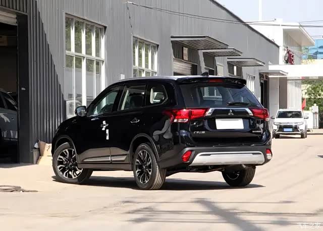 【图】空间大,能兼顾越野,颜值偏硬派的日系suv_abt s6论坛_汽车之家