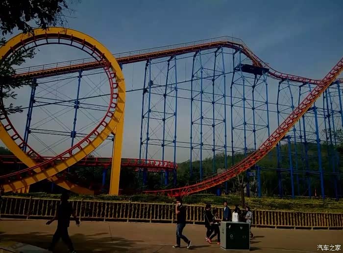 骚红小六骚到——石家庄游乐园